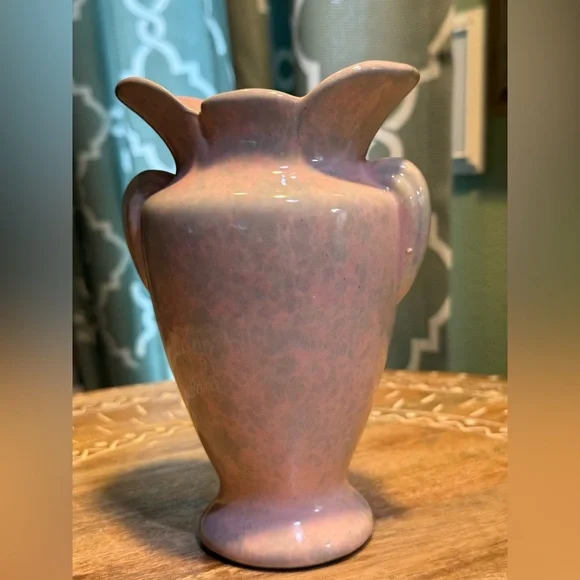 Elegant Pink Ceramic Vase - Picture 10 of 16